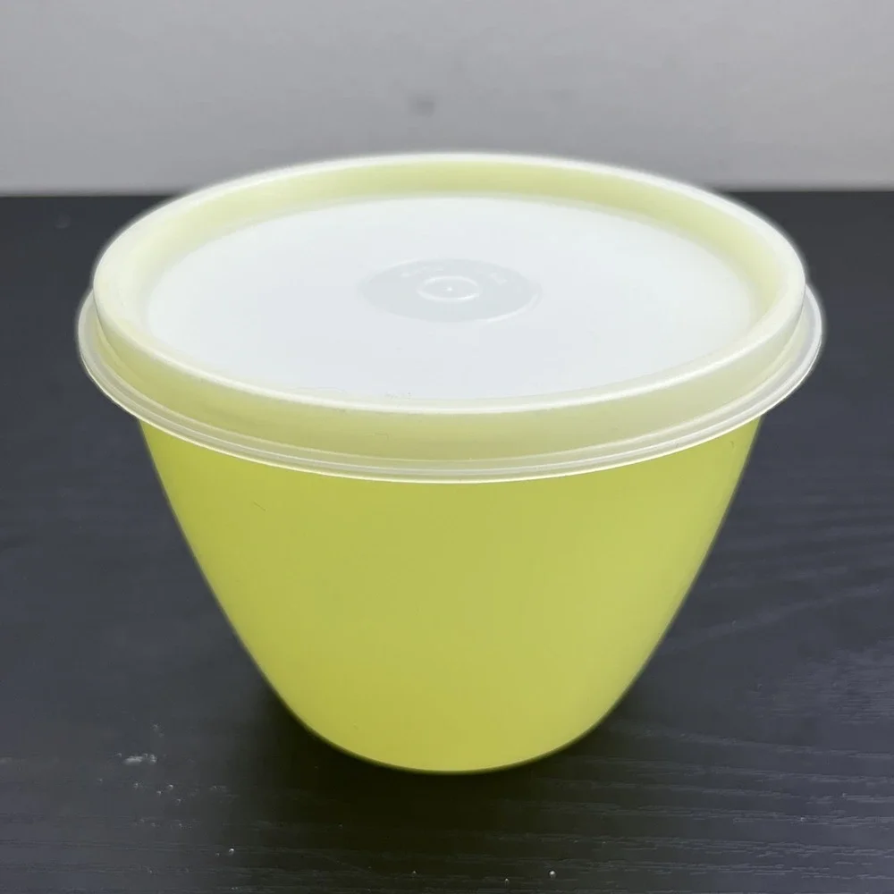 Tupperware vintage yellow